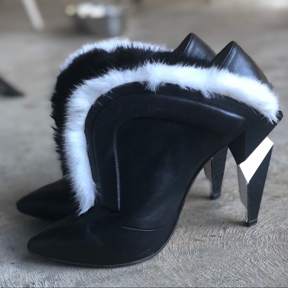 FENDI black and white fur trim ankle boots - Picture 4 of 7